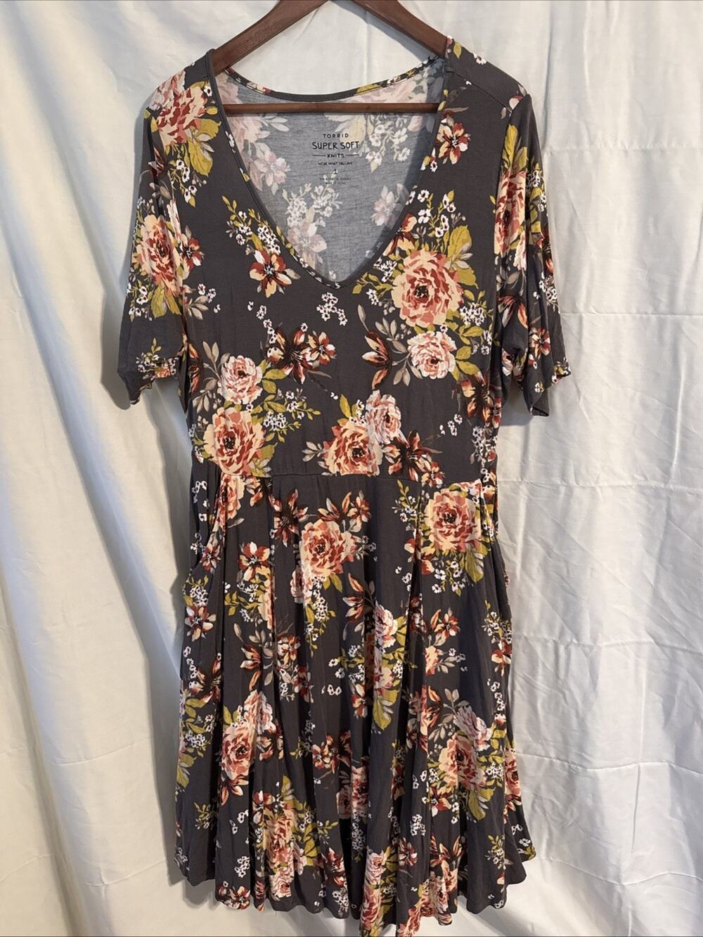 Torrid Super Soft Knits Floral Dress Size 1 W/Pockets XL Cottage Summer Casual